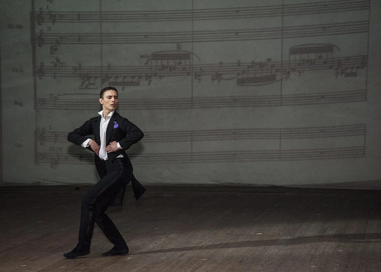 Артема танцует. Артема танцует. Глотов танцы. Артема танцует. Артема танцует.