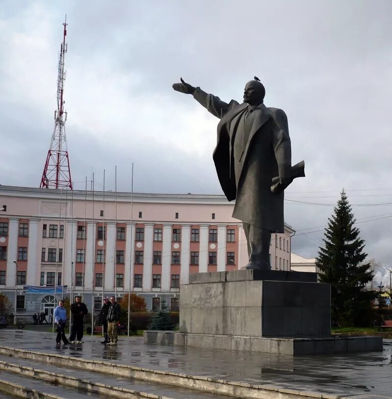 Центр краснотурьинска. Памятник ленину в краснотурьинске. краснотурьинск площадь города. краснотурьинск центральная площадь. краснотурьинск площадь ленина.