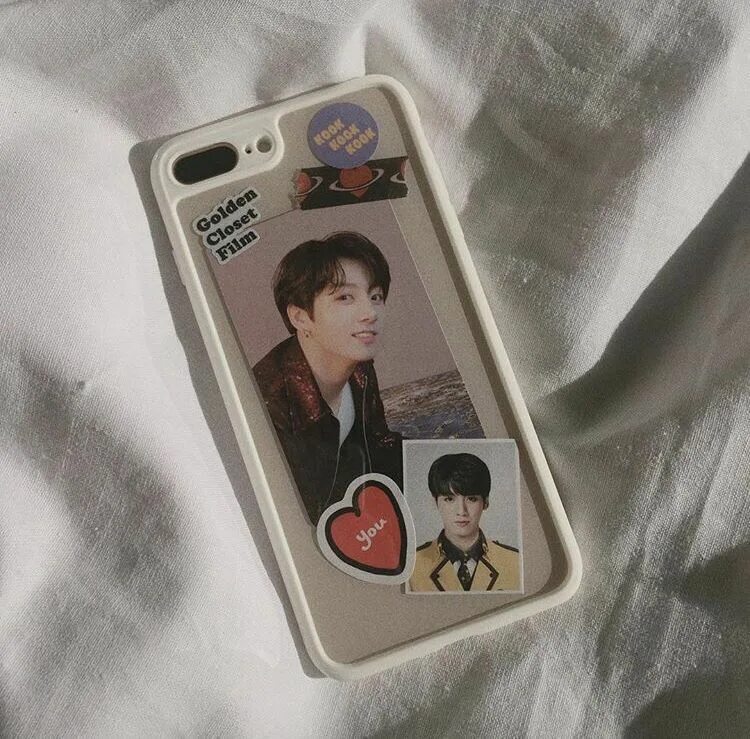 K pop чехлы. K pop чехлы. Чехол бтс прозрачный. Iphone 11 чехол stray kids. K pop чехол со словами.