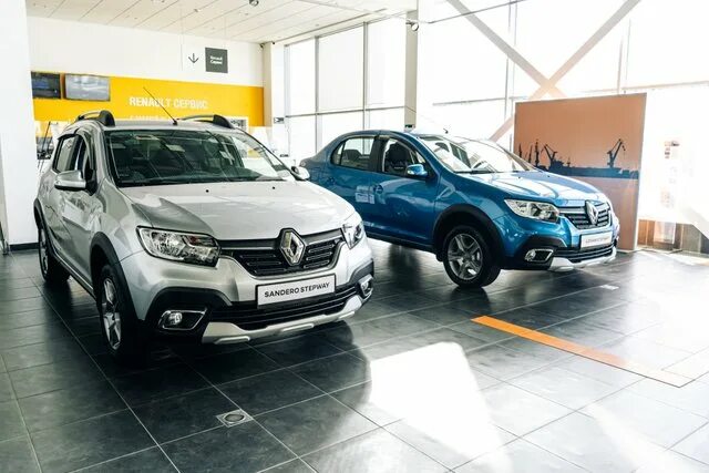 Автокласс тула новомосковское. Logan Stepway 2022. Logan Stepway 2022 белый лёд багажник. Сим Рено Ярославль. Reno Sandero 2022 goda.