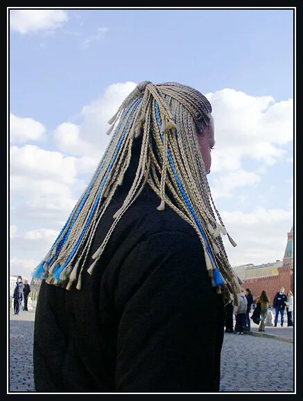 у москвички две косички у узбечки