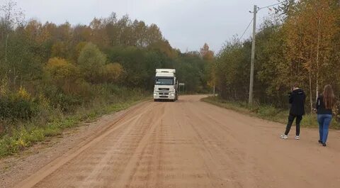 На проселочных дорогах машина дедушки