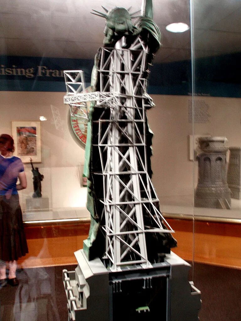Gustave eiffel also built the statue