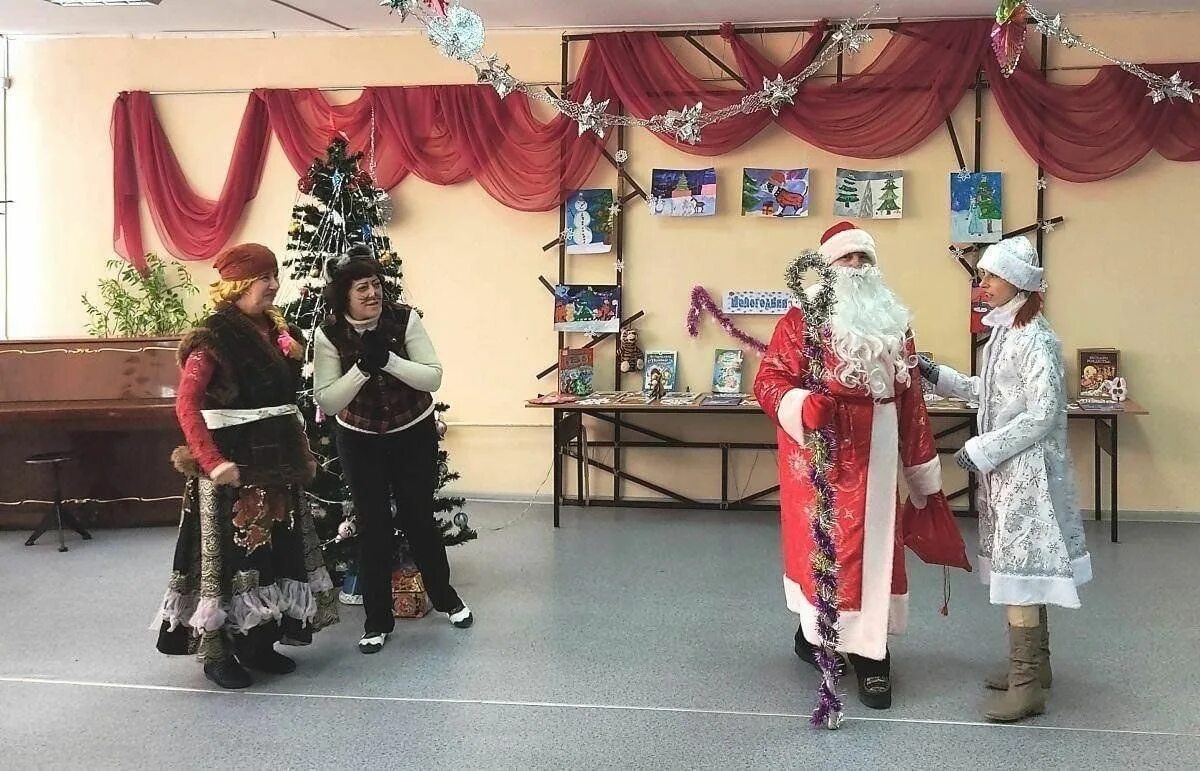 Танец морозцев. Танец морозцев. Новогодние танцы для детей в детском саду. Фестиваль дедов морозов в олонце. Танец морозцев.