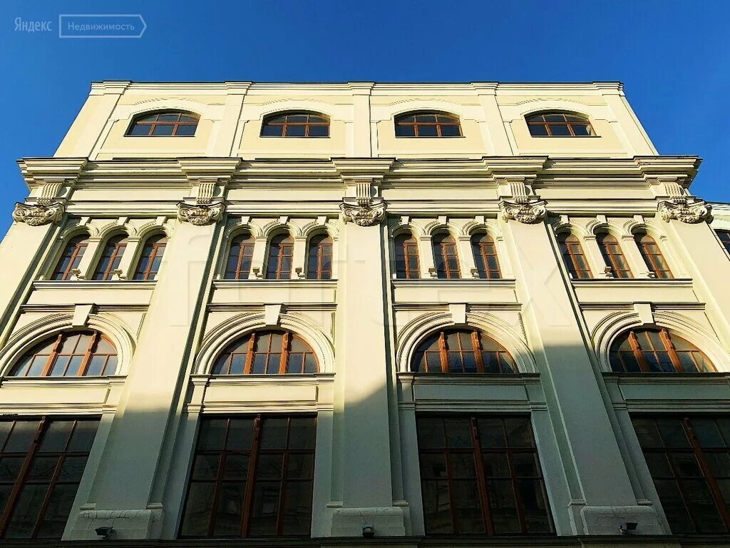 Ветошный холл москва. Ветошный холл москва. Арт центр ветошный. 13. Ветошный 13 москва.