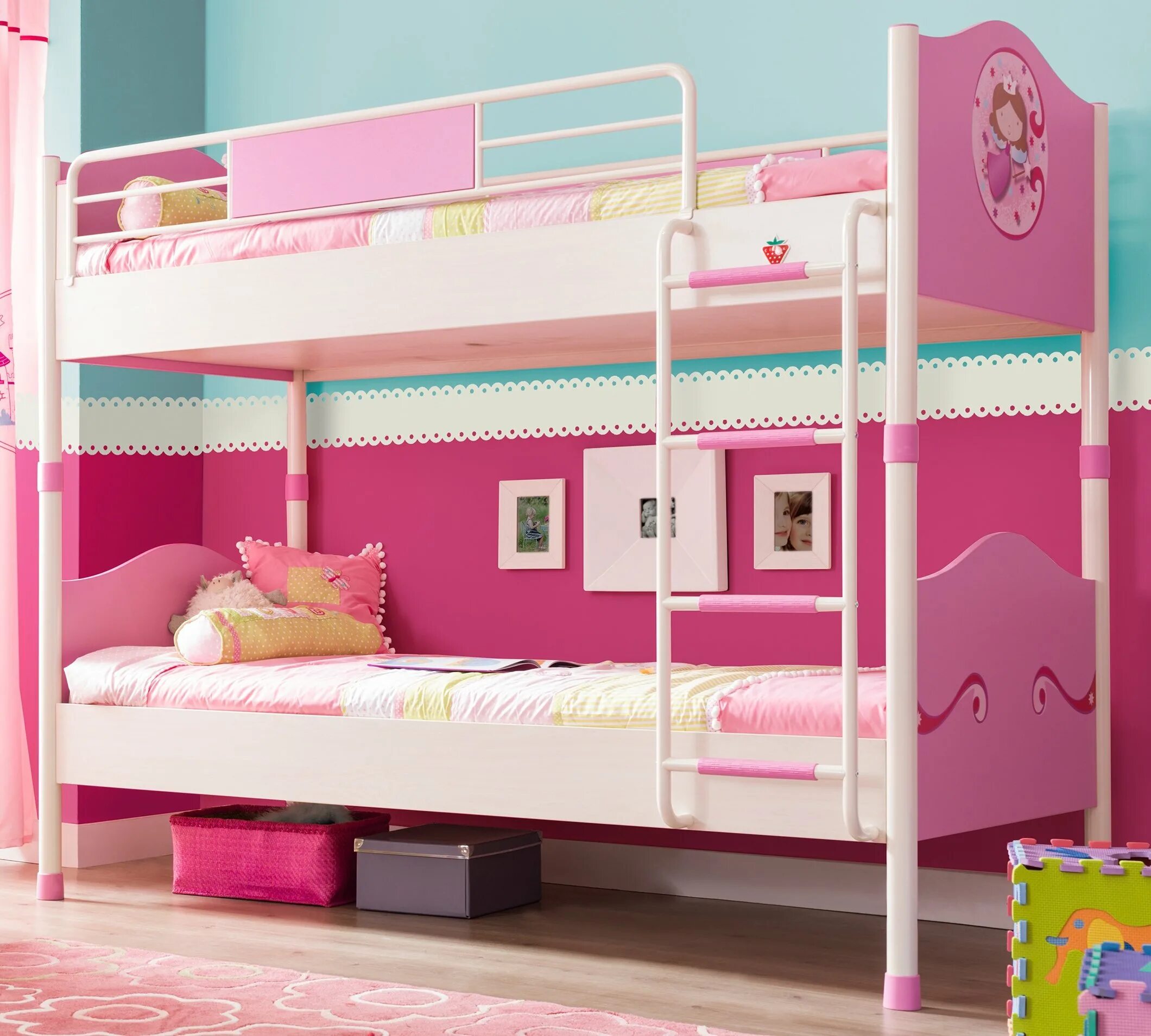 Двухъярусная кровать для девочек. Двухъярусная кровать девушки. Двухъярусные детские кровати для девочек. Двухэтажная кровать. Двухъярусная кровать девушки.