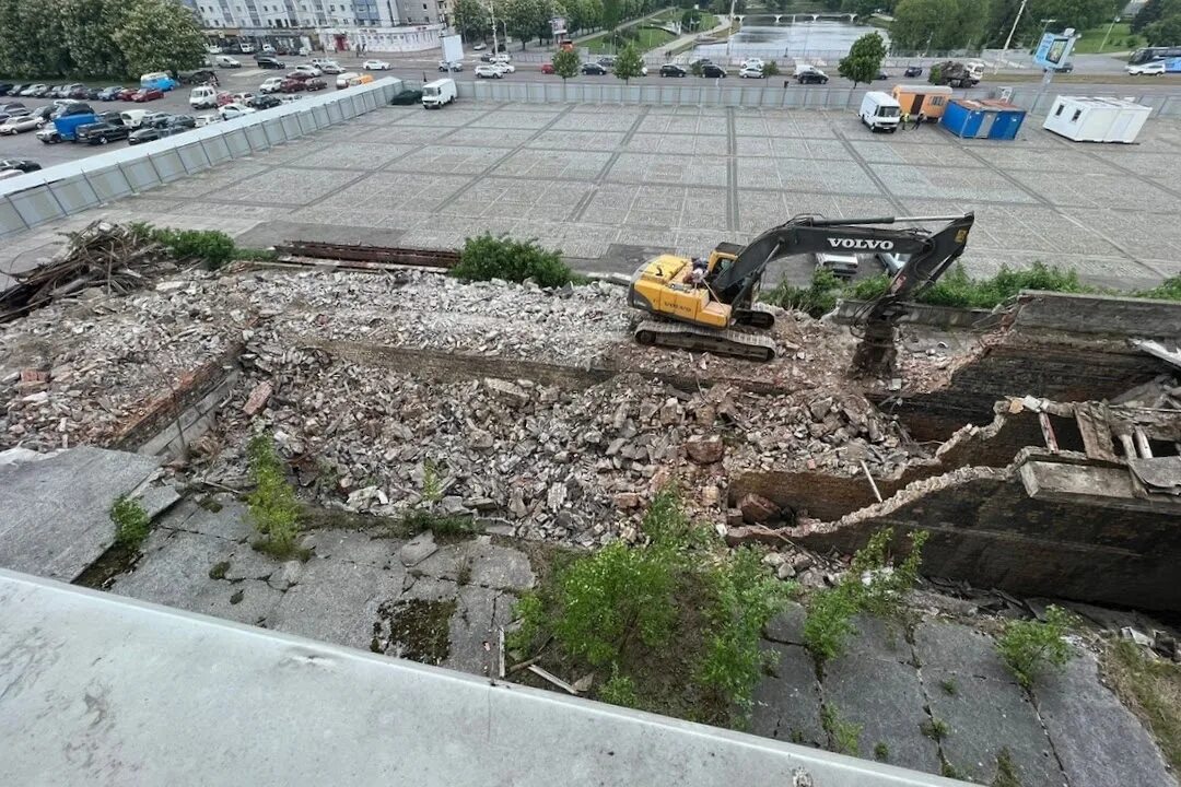 Дом советов снесли. Дом советов калининград 2025. дом советов калининград сносят. дом советов калининград демонтаж. дом советов калининград 2025.
