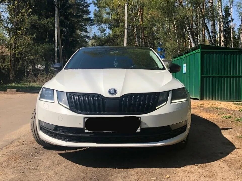 Mercedes benz w212 рестайлинг серебристый. W204 mercedes дорест. Мерседес e63s amg 2022. Skoda octavia 2018. Mercedes benz c63 amg w204.