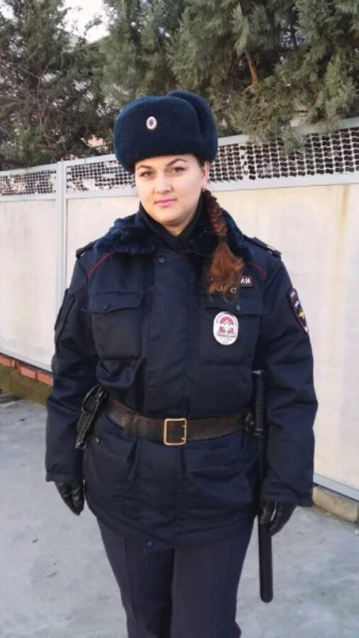 Девушки ппс. Женщина полицейский в зимней форме. Зимняя форма полиции. Зимняя форма полиции женская. Зимняя форма МВД женская.