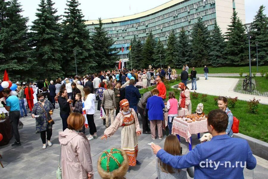 Новости новокузнецка сегодня. Очередь в детской поликлинике фото. Новости города новокузнецка сегодня. День пограничника в новокузнецке 2022. Все директора школы 31 новокузнецк.