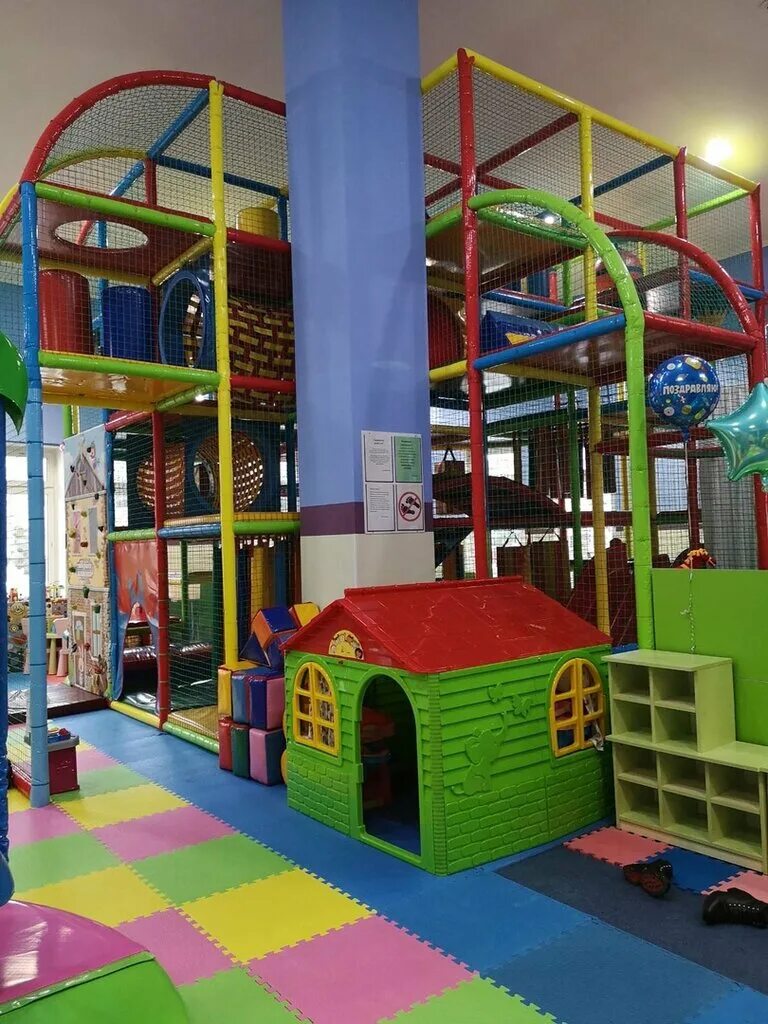 Лабиринт дрц 8,5м 8,5 м. Лабиринтный центр. Монтаж детского лабиринта. 03. Центр лабиринт.