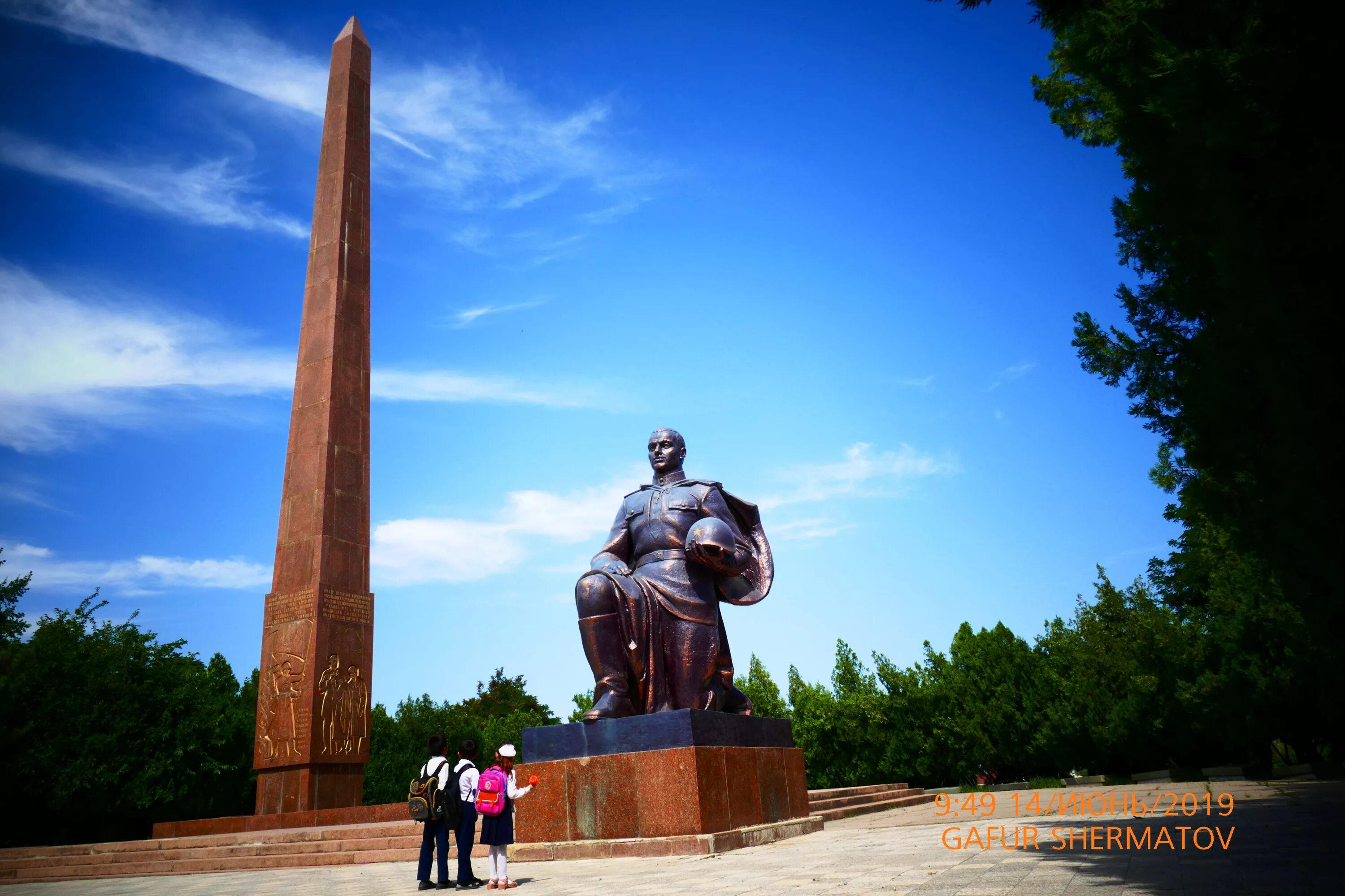 Памятник Великой Отечественной в Таджикистане. Памятник Великой Отечественной в Ташкенте. Душанбе мемориал Победы. Таджикистан Душанбе памятник героям Великой Отечественной.