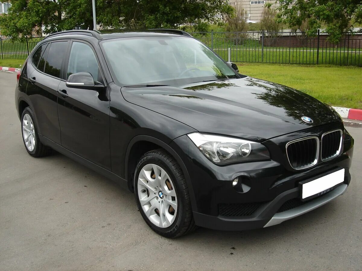 Bmw x1 универсал. Bmw x1 e84 2011. Bmw x1 2011. Bmw x1 e84 рестайл. Бмв х1 черный.