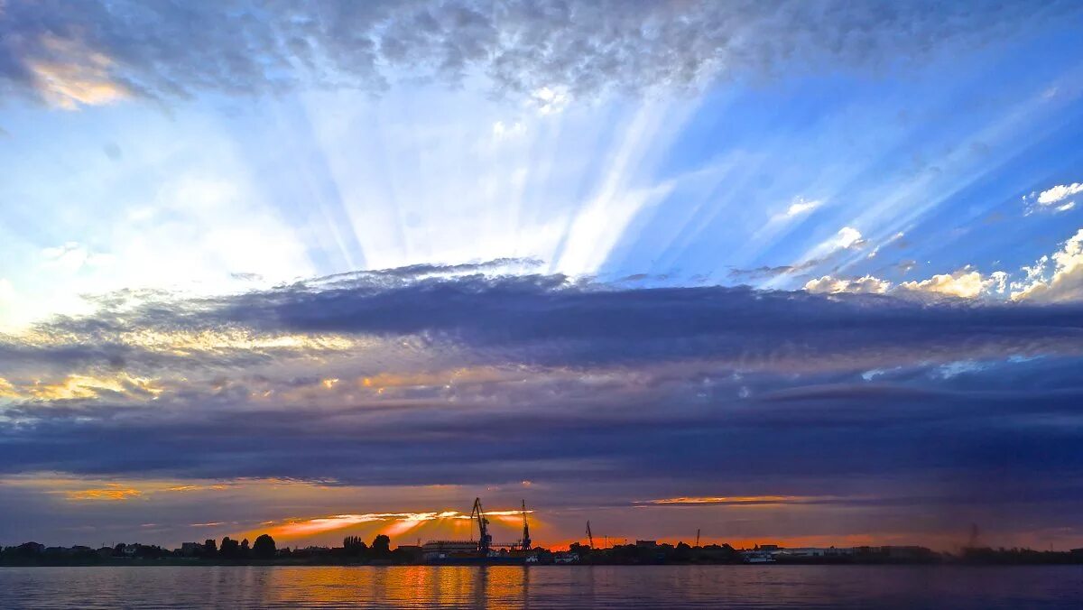 красивый закат астрахань. красный закат. заход солнца в астрахани. астрахань восход. город солнца.