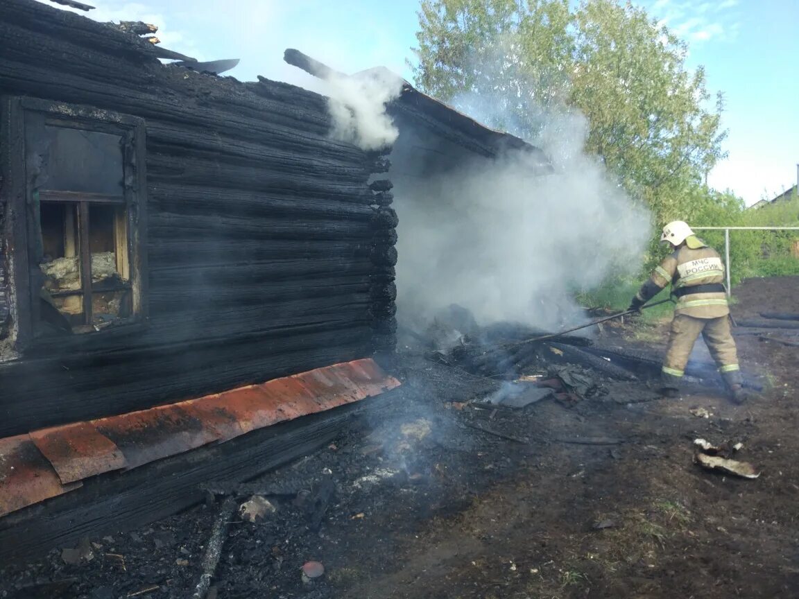 Пожар в Башкирии. Пожар в Белорецке. Пожарные Белорецк. Пожар в Белорецком районе.