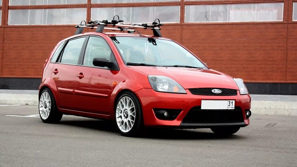 Https mk 5 ru. Форд Фиеста мк5. Форд Фиеста мк5 стенс. Ford Fiesta mk5 stance. Диски на Форд Фиеста мк5.