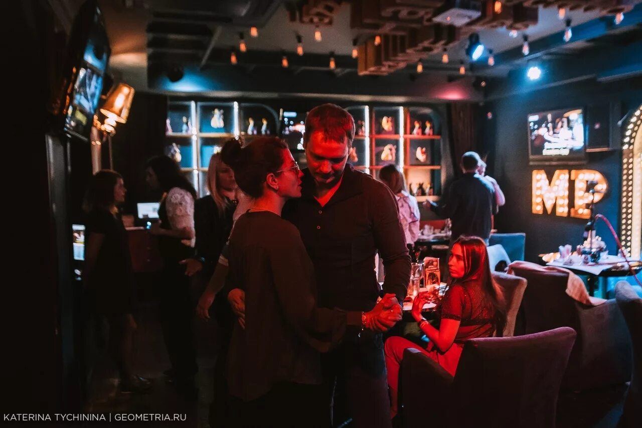 мит поинт уфа гостиный двор. Meet point уфа фотоотчет. Meet. митпоинт уфа. танцевальный бар.