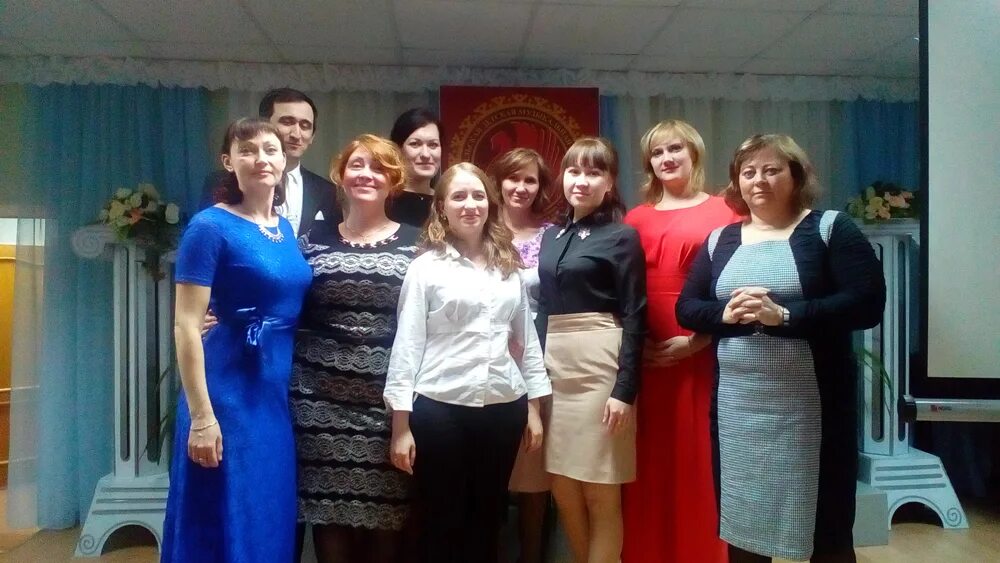Музыкальная школа яр. Яр сале общежитие учителей. Детская музыкальная школа. Дмш 10 красноярск. Центральная детская музыкальная школа южно-сахалинск.