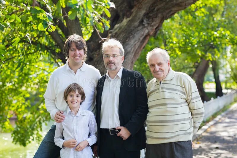 5 поколений мужчин. Четыре поколения мужчин. Поколения вместе. Фото три поколения мужчин. Молодость 4 поколения.