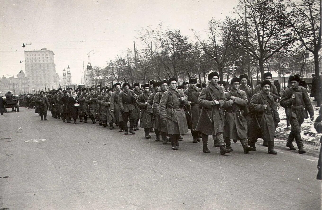 Народное ополчение в годы великой отечественной. Московское ополчение 1941. Народное ополчение Москвы 1941. Вязьма в годы войны 1941-1945.