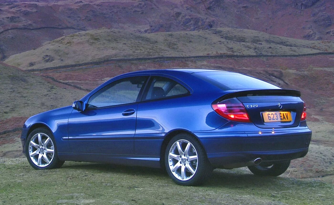 Сайт купи купе. Mercedes c class Coupe 2001. Mercedes Benz c class Sport Coupe 2002. Mercedes c180 купе 2003. Mercedes Benz Sport Coupe 2001.