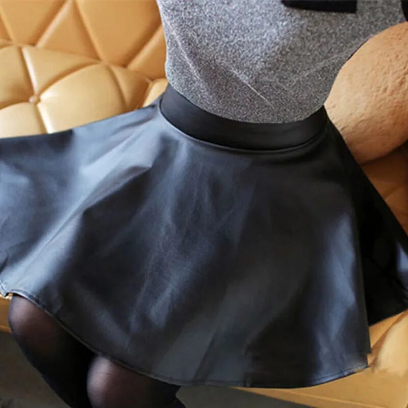 мини юбка клеш. кожаная юбка. коданнач юка для девочки. красивые кожаные юбки. короткая кожаная юбка.