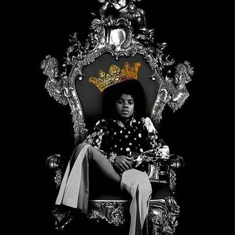 Дождевик майкла джексона king of pop. Королей джексон. Королей джексон. Королей джексон. Фотографии майкла джексона.