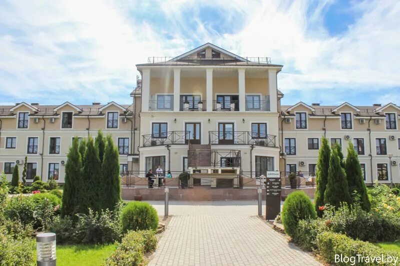 Отель на минском море. Робинсон минск. robinson club минск. робинзон минское море. отель в белоруссии робинсон.