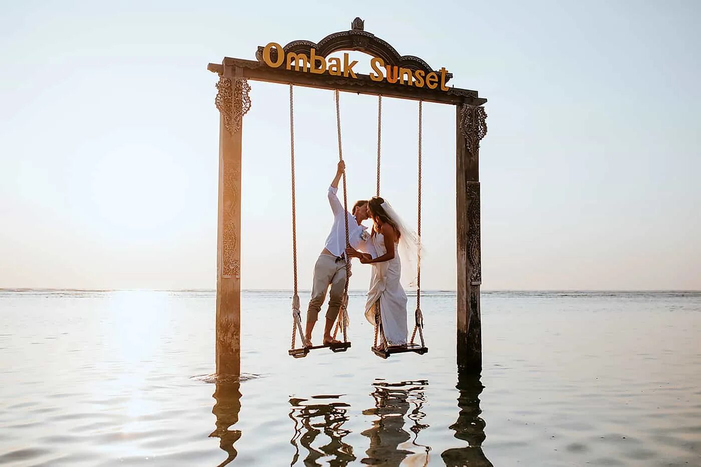 Ombak Sunset. Отель качели из параллельных миров. Gili Swings Bali. Francesco Scarati Gili Trawangan.