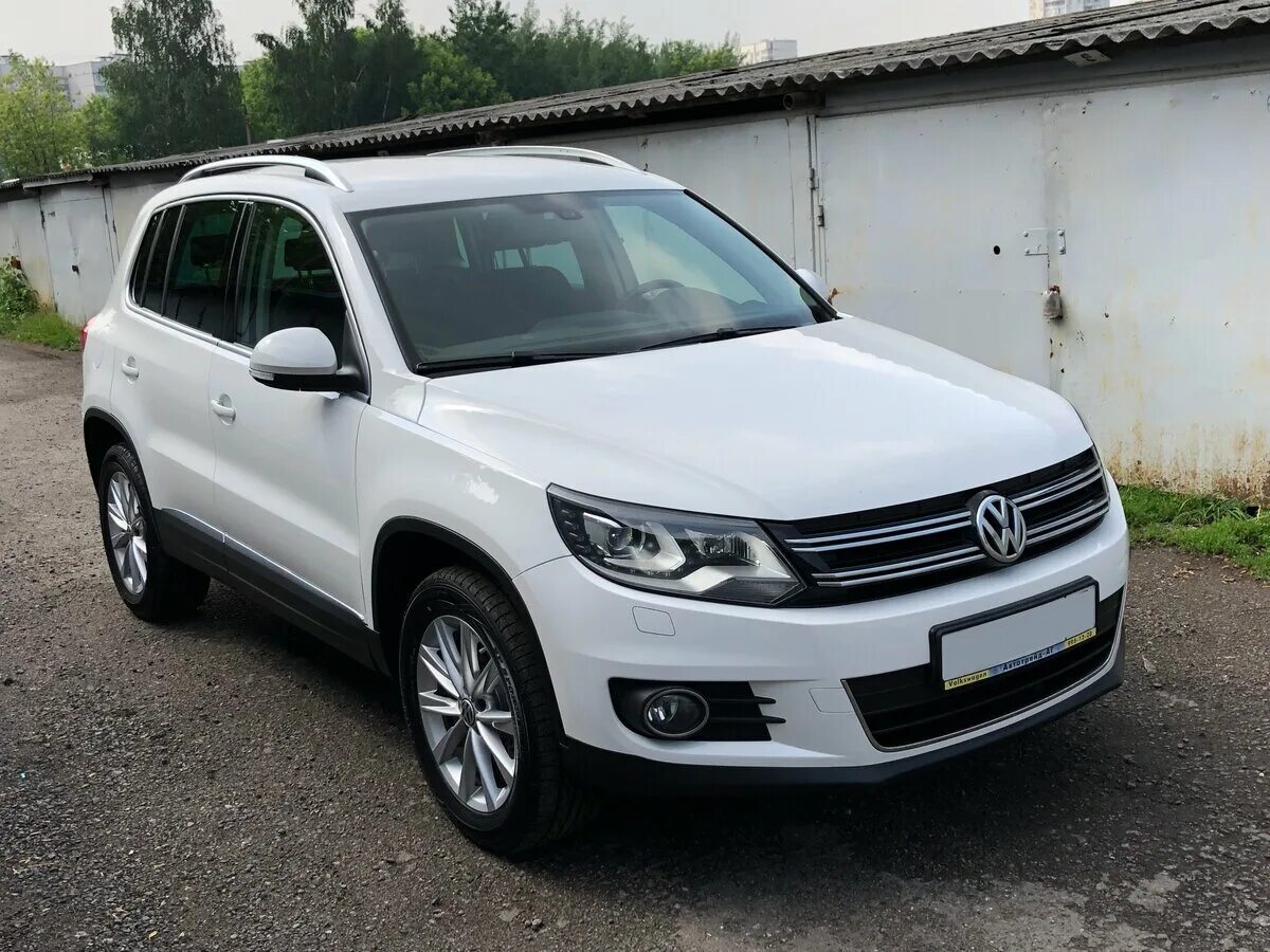 Купить тигуан с пробегом в татарстане фольксваген. VW Tiguan 2013. Volkswagen Tiguan 2.0 at, 2013. Tiguan 1 Рестайлинг. Фольксваген Тигуан 1 Рестайлинг.