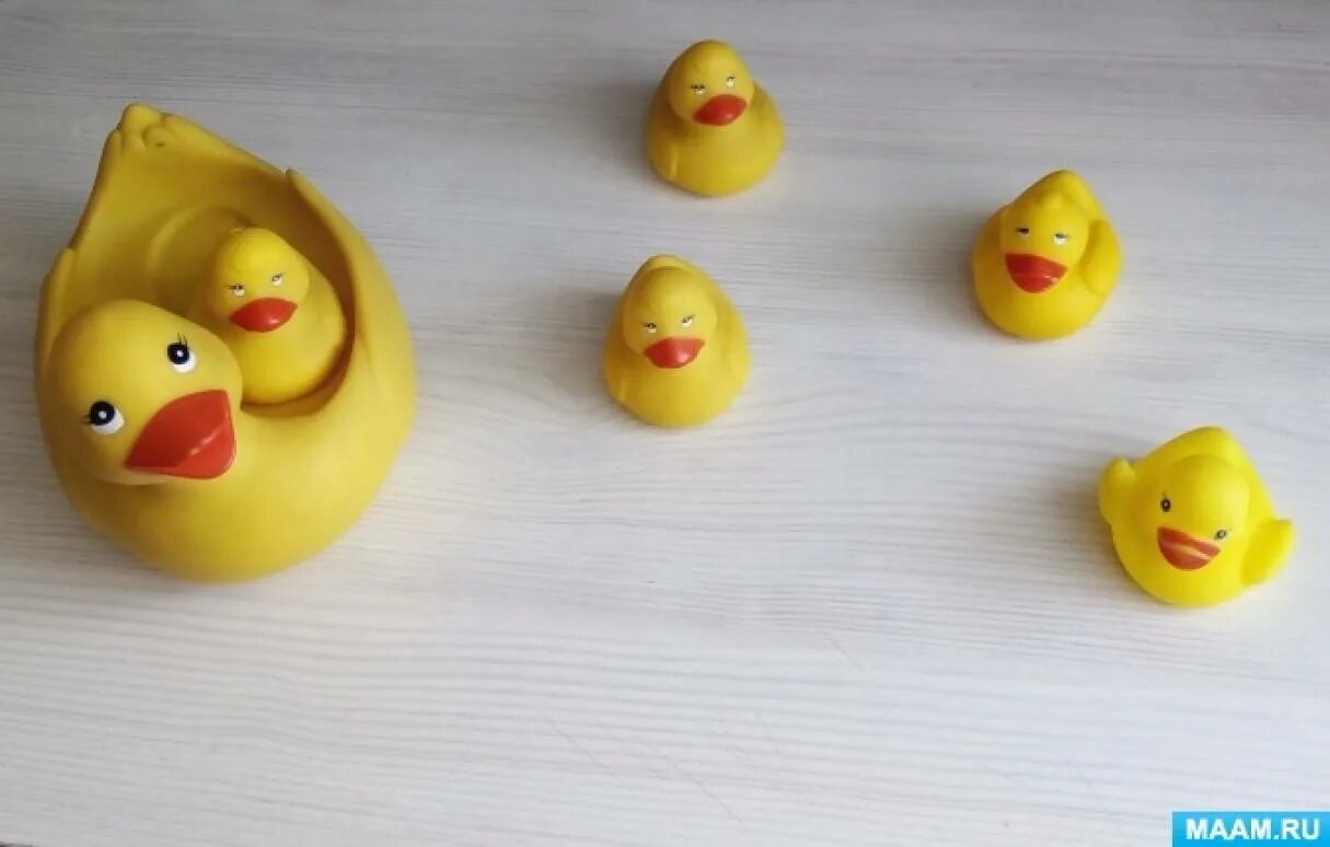 Уточка с утятами лепка в средней. Лепка уточка с утятами в средней группе. лепка утка с утятами средняя группа. лепка утенок в младшей группе. уточка лепка в младшей группе.