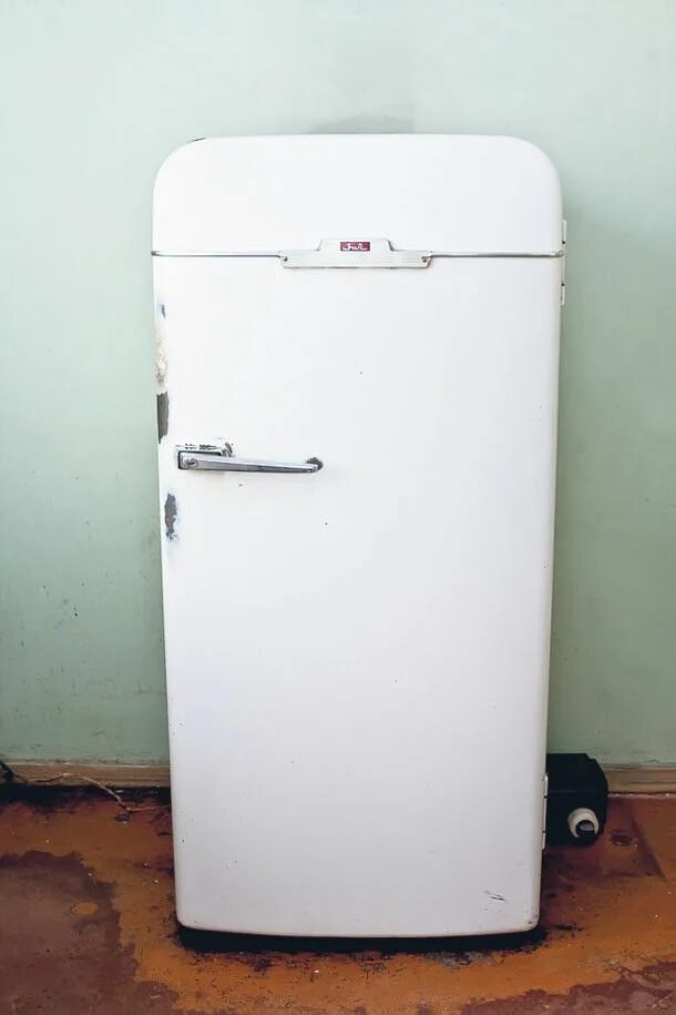 Фото старых холодильников. Старый холодильник сср. Старый холодильник. Фото старых холодильников. Фото старых холодильников.