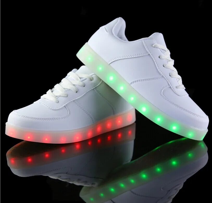 Где найти кроссовки. Светящиеся кроссовки найк. Светящиеся кроссовки led Shoes. Кроссовки найк АИР светящиеся. Кроссовки рибок светящиеся.