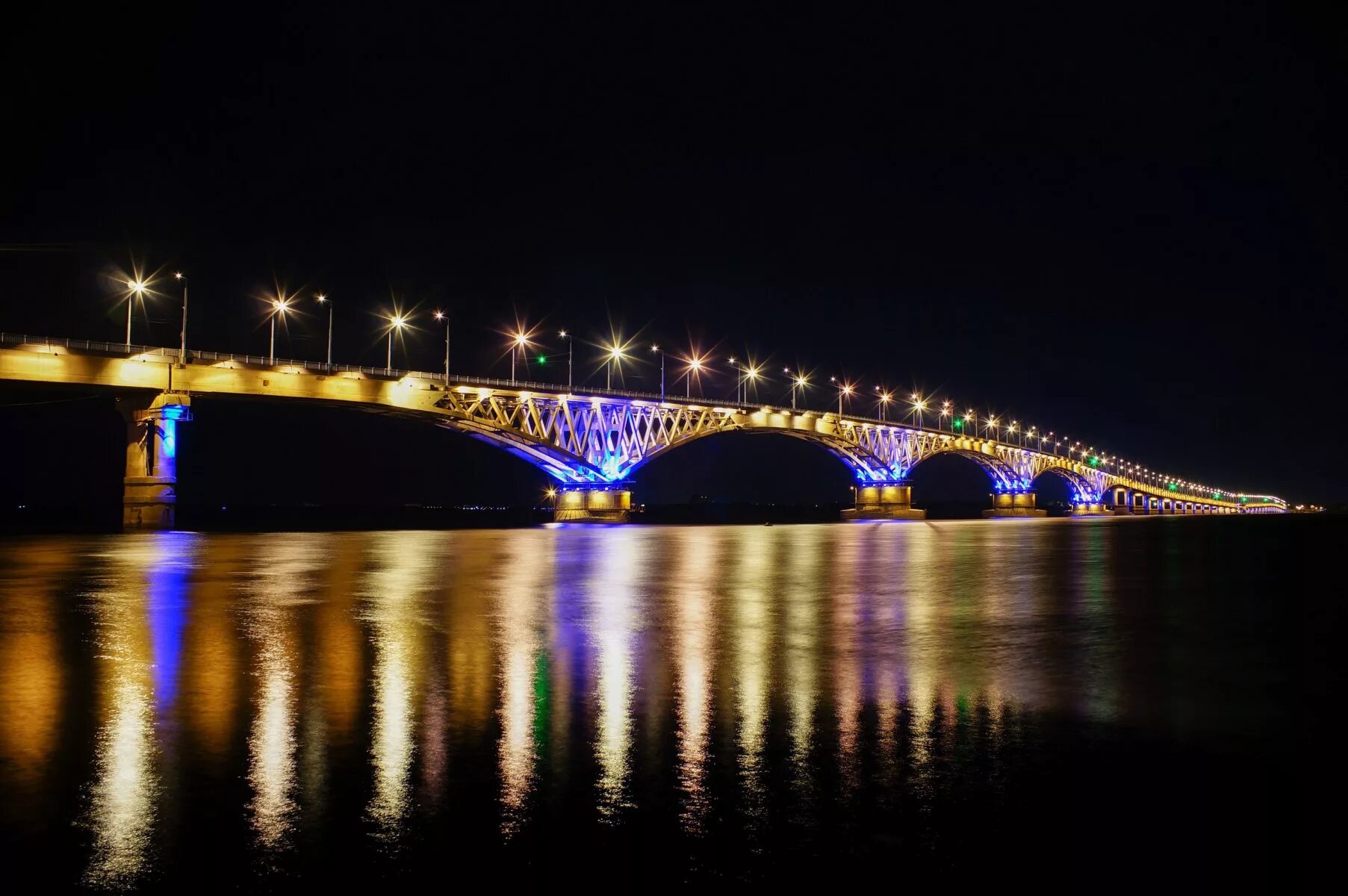 Саратовский мост через волгу. Саратовский мост через волгу длина. Саратовский мост с энгельса. Энгельс мост через волгу. Саратовский железнодорожный мост.