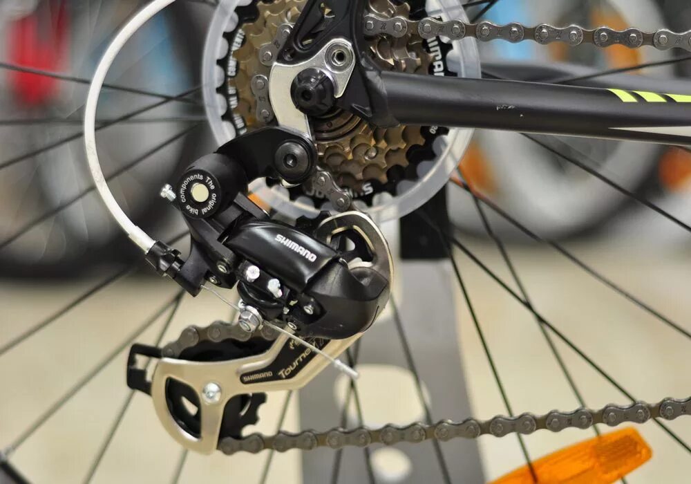 Установить задний. Задний переключатель скоростей shimano цепь. переключатель скоростей стелс 260 вело. задний натяжитель цепи shimano deore. механизм переключения передач на велосипеде стелс.