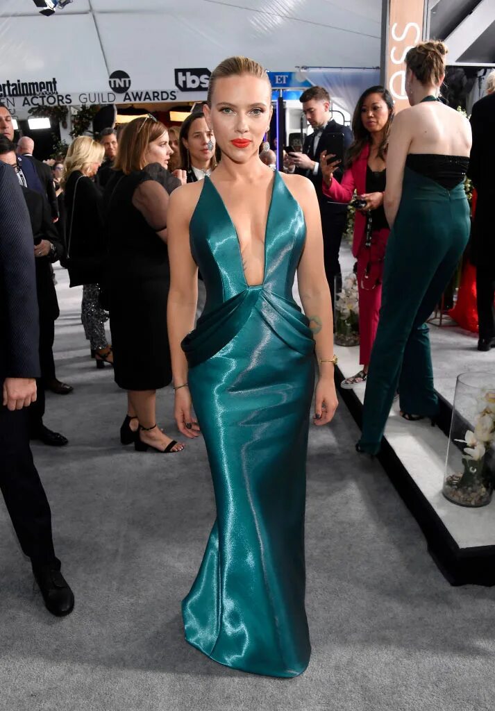 Сплетни о знаменитостях. Сплетни про звезд. Кп звезды. Светская вечеринка. Сплетник знаменитости.