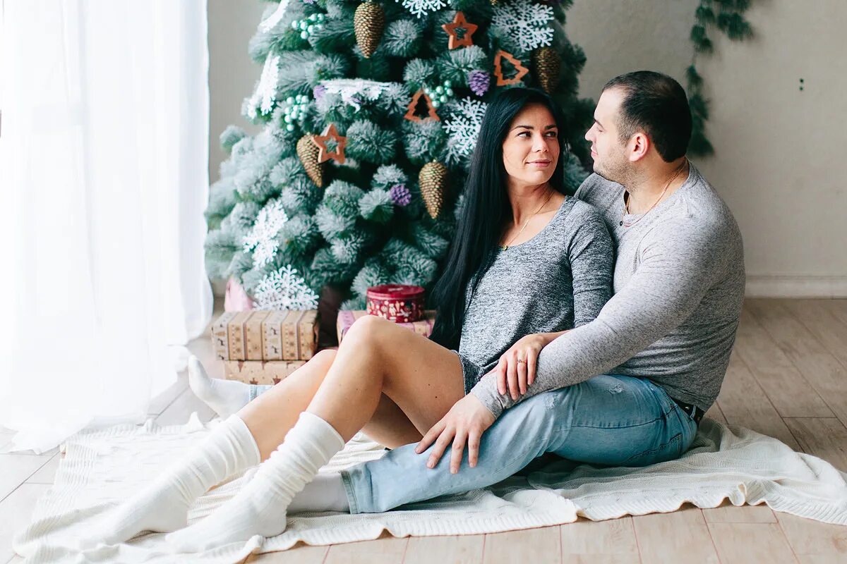 ищу пару на новый год. фотосессия новый год. влюбленная пара новый год. новогодняя фотосессия пары. зимнее предложение.