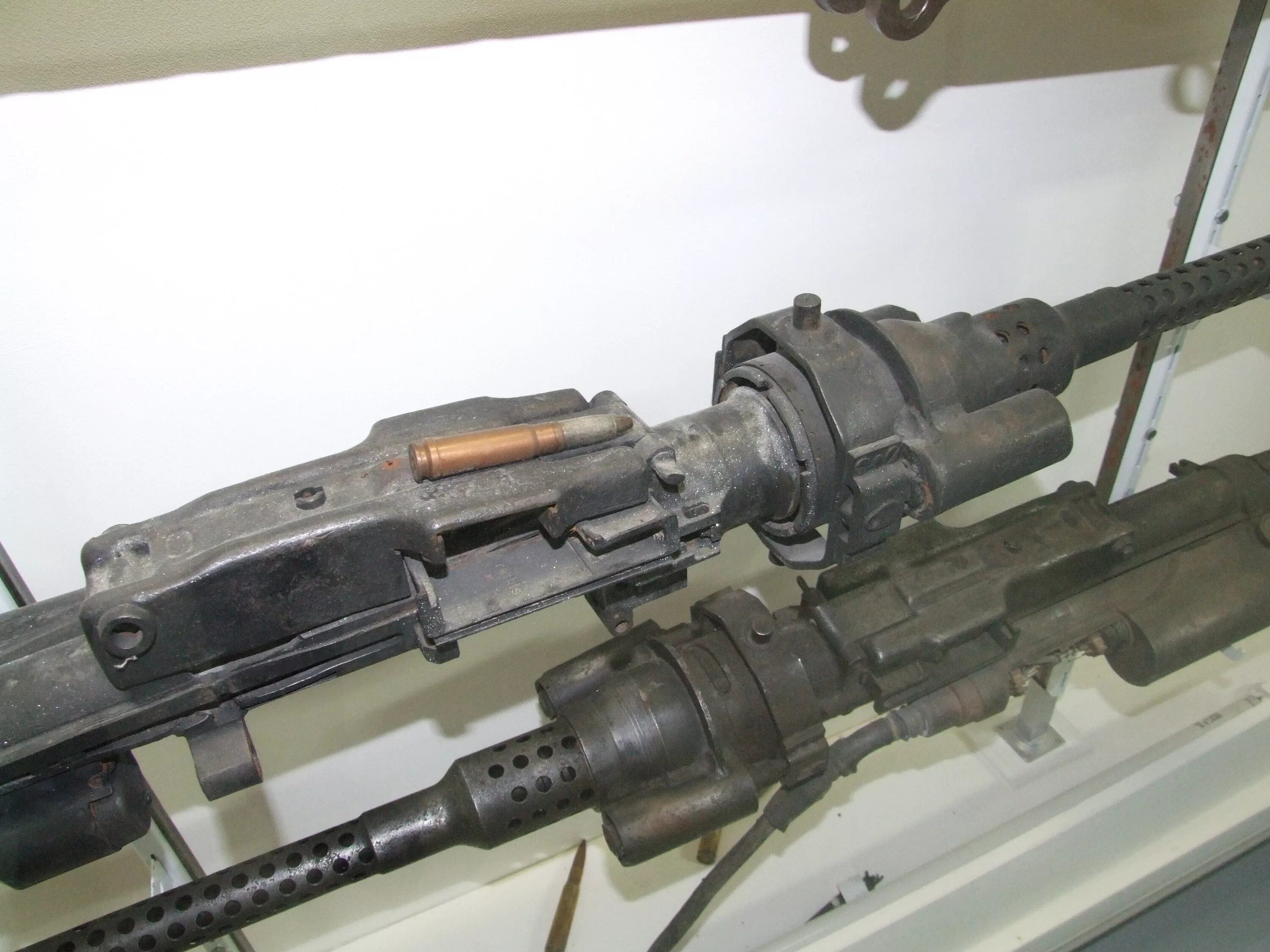 Крупнокалиберный пулемет mg 131. Крупнокалиберный пулемет mg 131. Mg 131 пулемет пехотный. Mg 131. Mg 131 затвор.