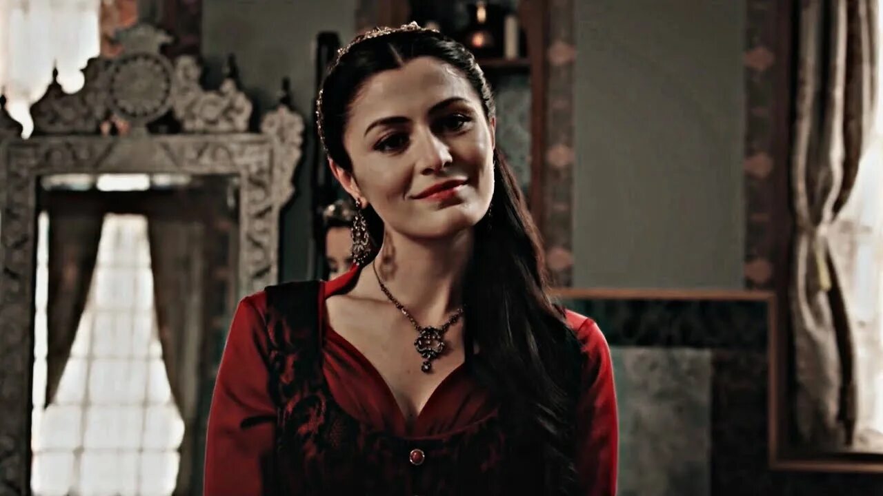 Шах хубан султан сестра султана. Корона шах султан. Шах хубан султан великолепный век. Шах хубан. Шах хубан султан.