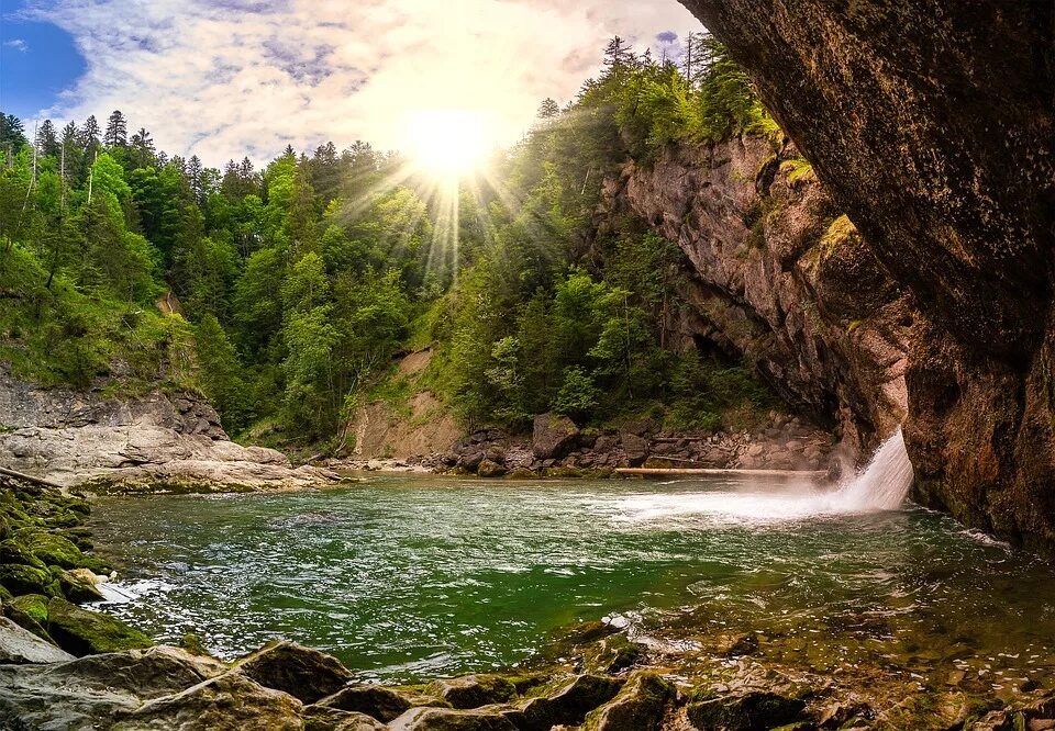 Natural v. Водопады. Красивые водные пейзажи. Вода скалы лес. Пейзаж водопад.