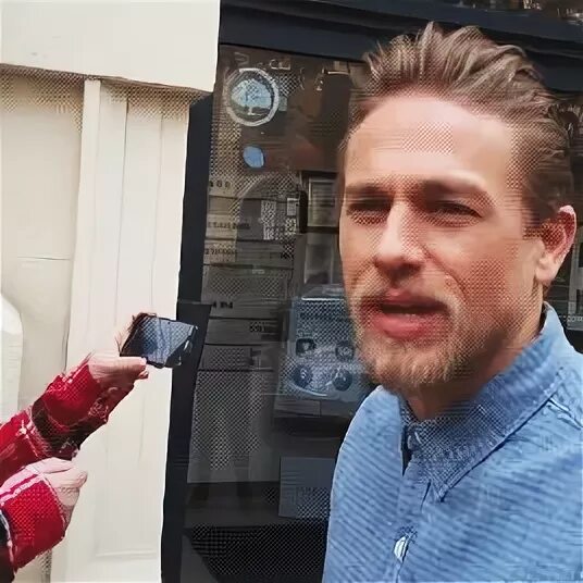 Том харди и чарли ханнэм. Гаррет хедлунд и чарли ханнэм. charlie hunnam papillon.