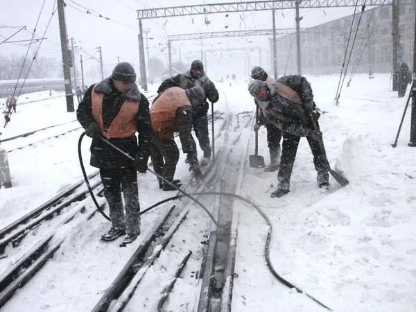 Устройства СЦБ. Очистка железнодорожных путей от снега. Снегоборьба на железной дороге. Путейцы зимой. Организация работы в зимних условиях