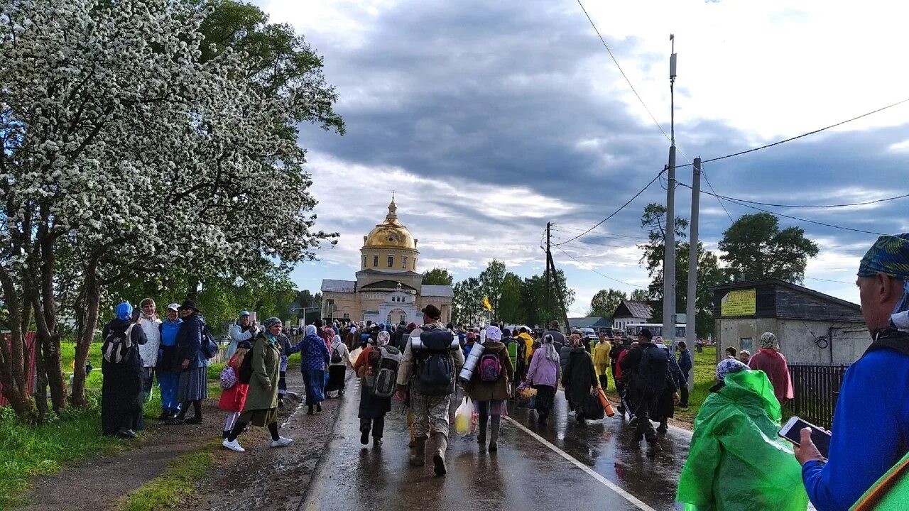 Крестный ход в белгороде апрель 2024. Великорецкий крестный ход. Великорецкий крестный ход 2022. Великорецкий крестный ход Киров. Крестный ход Киров 2022 Великорецкое.