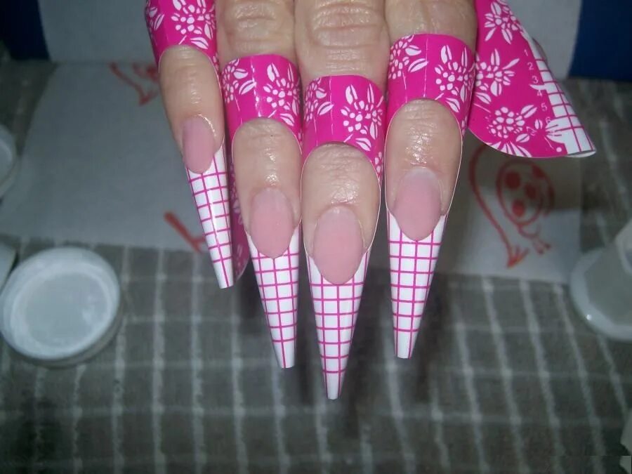 Бумажные ногти. Ногти из бумаги. Легкий дизайн на нарощенные ногти. Красивые ногти из бумаги.