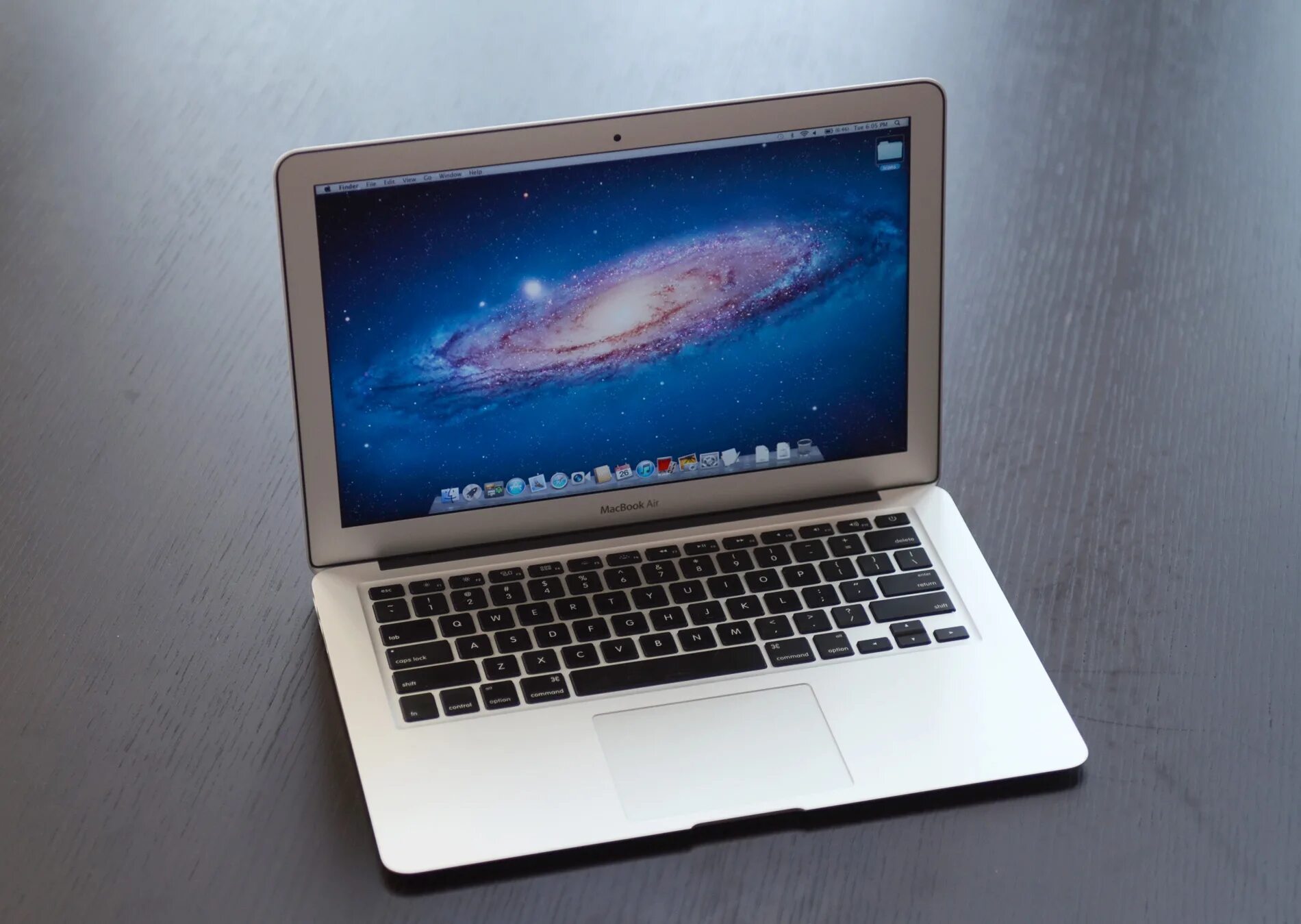 Эйр 11. Apple MACBOOK Air 2011. MACBOOK Air 11 2011. Apple MACBOOK Air 13 2011. MACBOOK Air 11 Mid 2011.