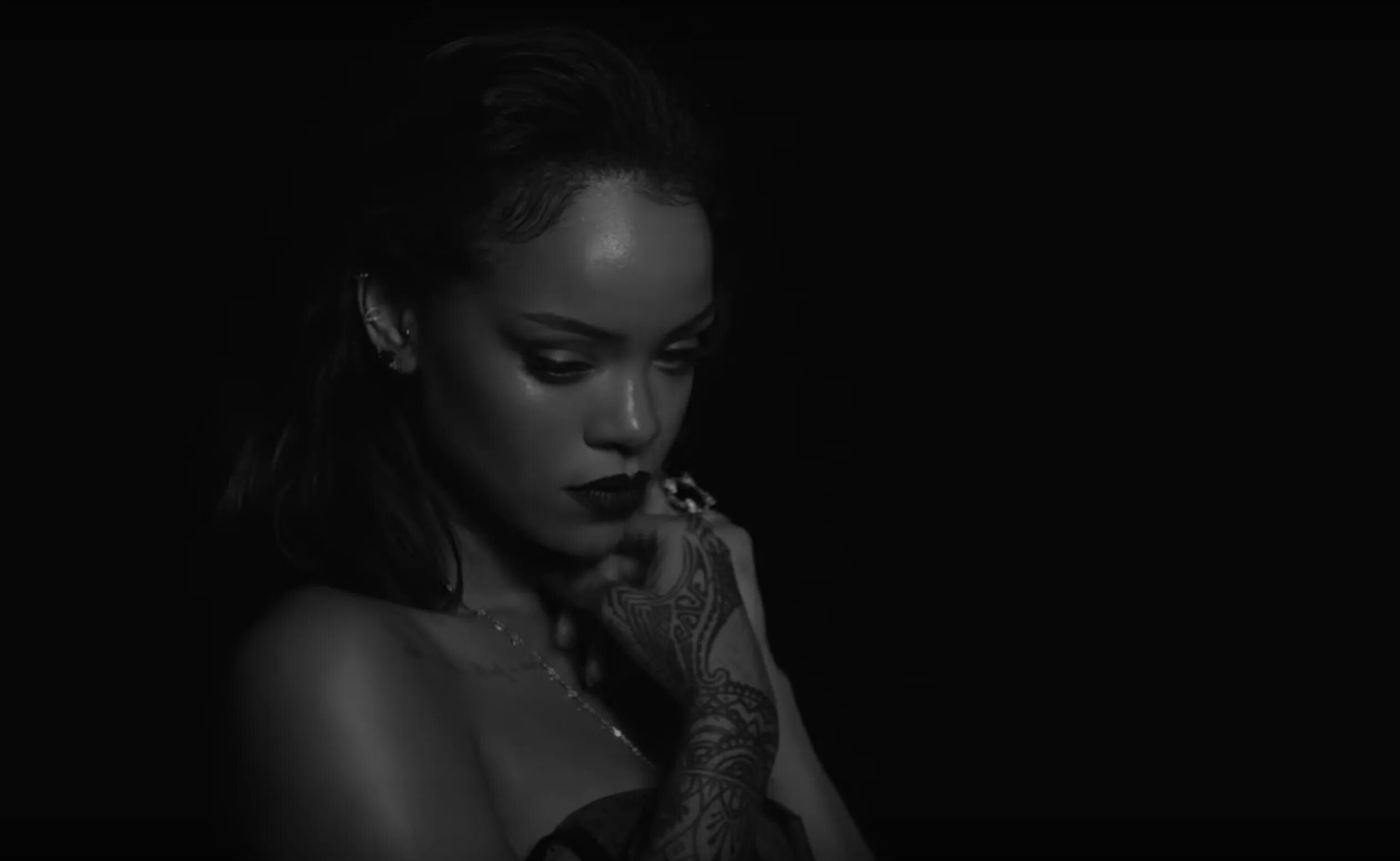 Eminem 2pac rihanna remix. Rihanna 2023. Eminem 2pac rihanna remix. Eminem love the way you lie ну погоди. Rihanna love the way you lie.