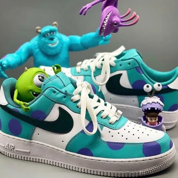 Найк монстр. Nike Dunk Monster. Найк монстр кроссовки. Монстор найк монстр кроссовки. Найк Корпорация монстров.