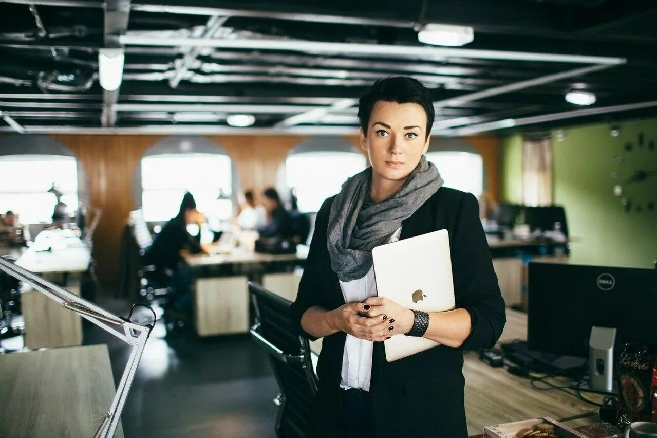 Руководитель интернет магазина. Директор интернет магазина. Руководитель интернет магазина. Советы для бизнес леди. Дмитрий зайцев инвестор, управляющий активами.