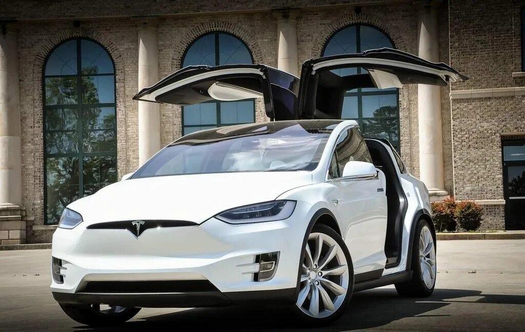 Тесла новая в россии. Tesla model x 2021. Tesla model x 2022. Машина Tesla model x. Машина Tesla model x 2018.