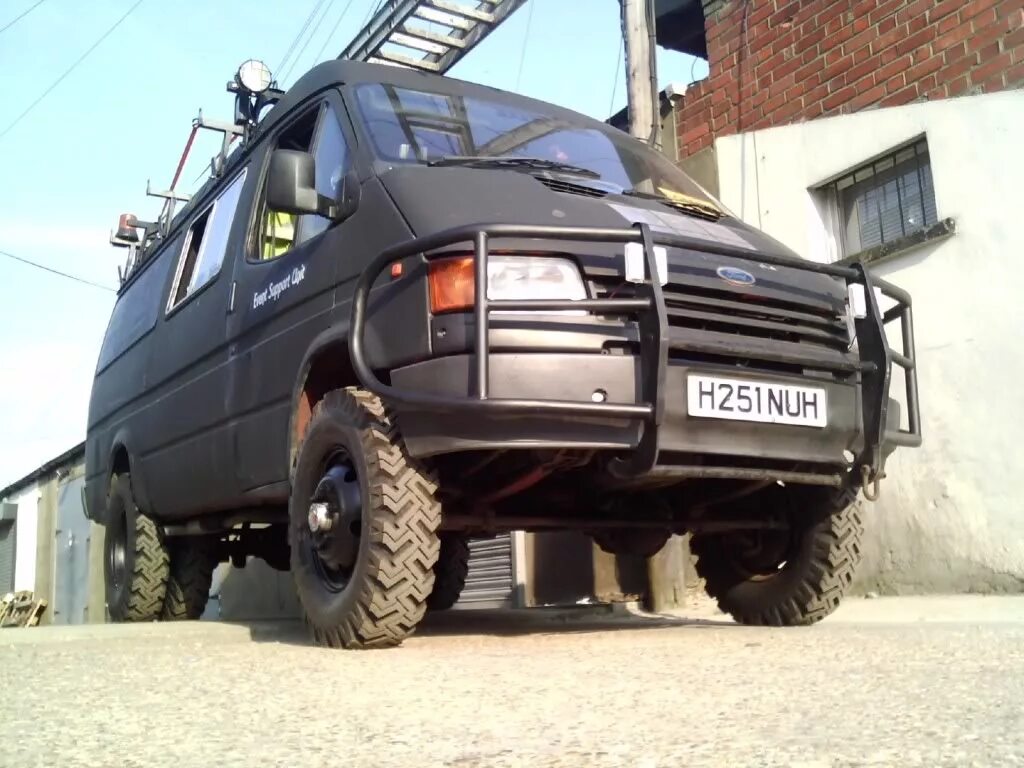 Форд полный привод дизель. Ford Transit 4x4. Ford Transit 4x4 off Road. Ford Transit County 4x4. Форд Транзит полный привод 4х4.